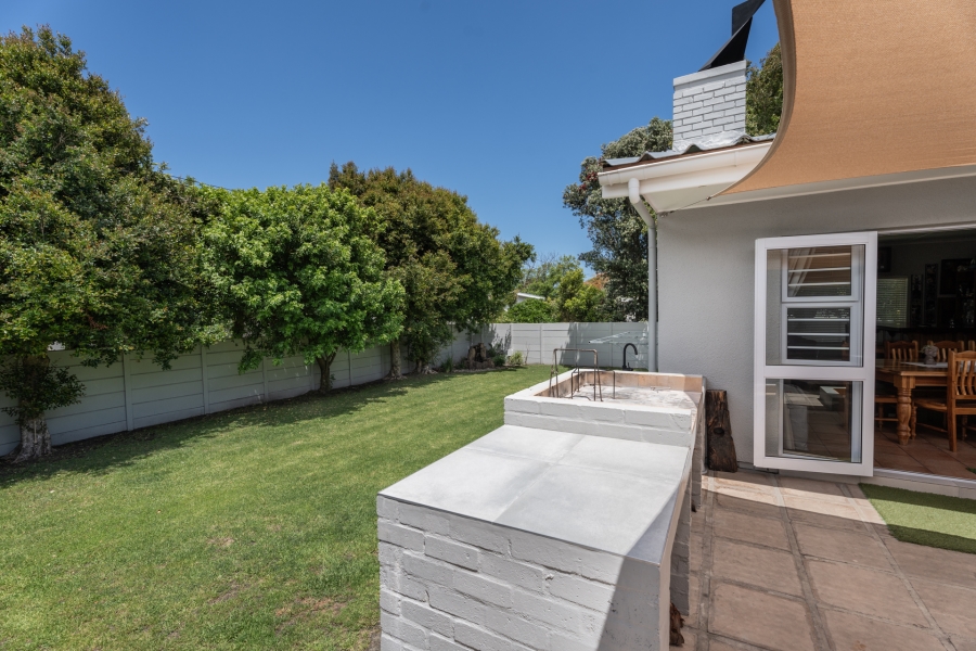 3 Bedroom Property for Sale in Northcliff Western Cape